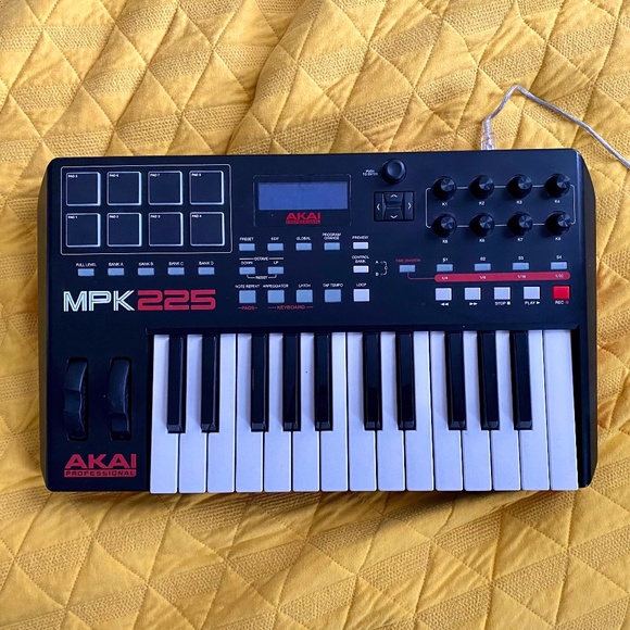 Akai Other Akai Mpk225 Midi Keyboard Poshmark